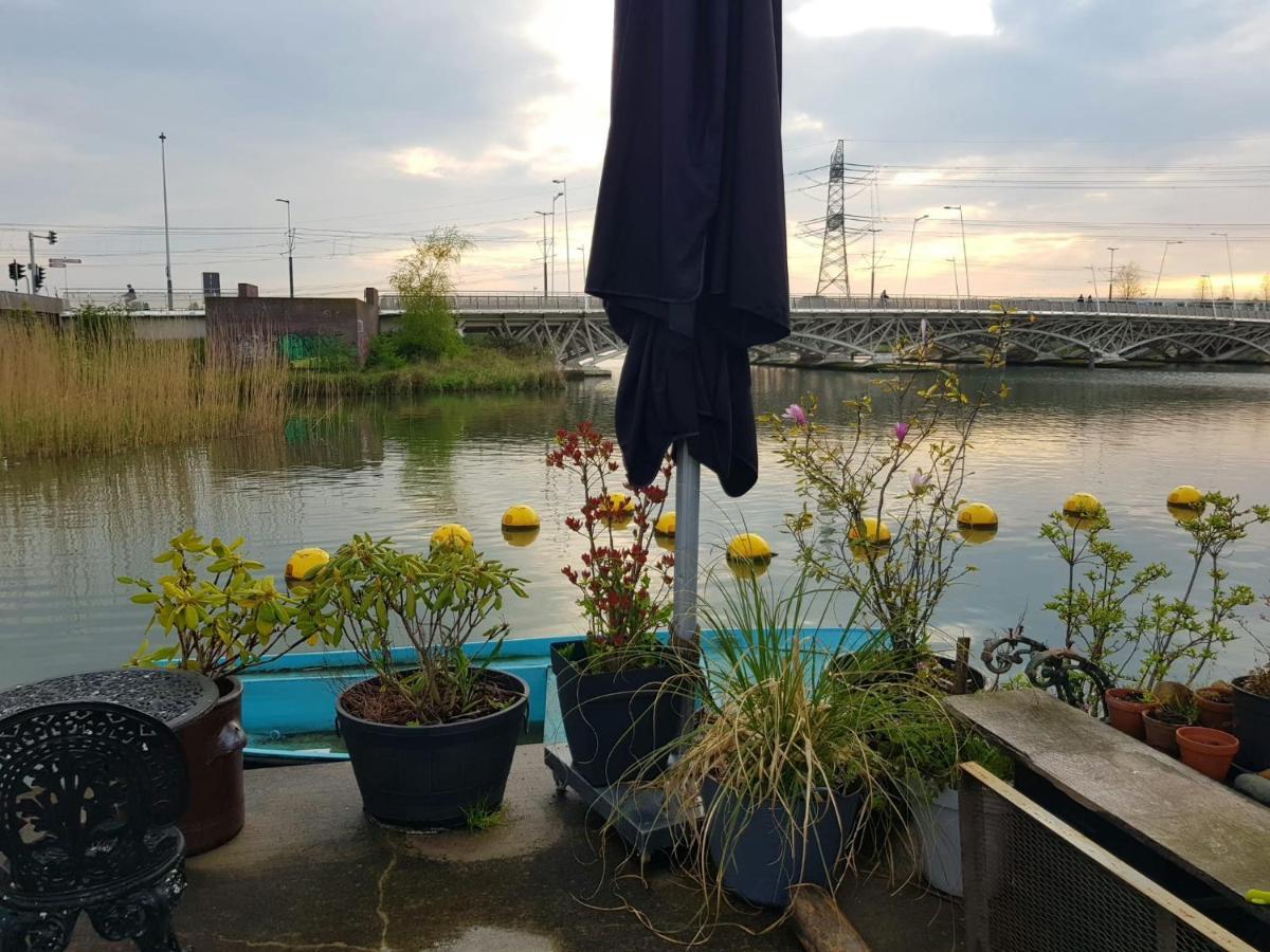 Wheelhouse Euphrate Houseboat Bed and Breakfast Diemerbrug Buitenkant foto