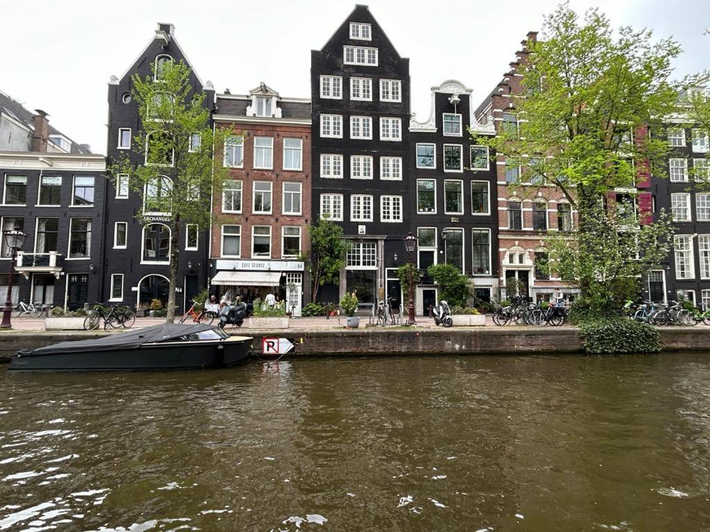 Wheelhouse Euphrate Houseboat Bed and Breakfast Diemerbrug Buitenkant foto