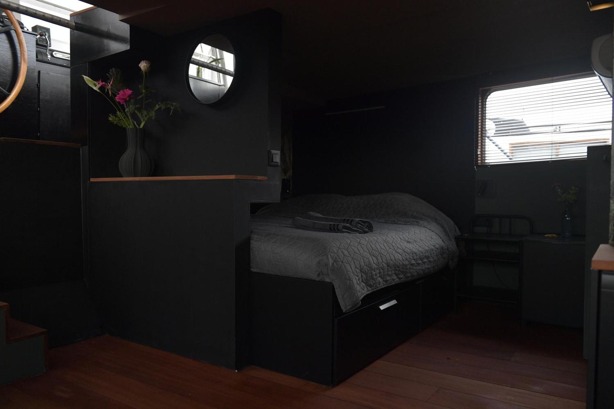 Wheelhouse Euphrate Houseboat Bed and Breakfast Diemerbrug Buitenkant foto