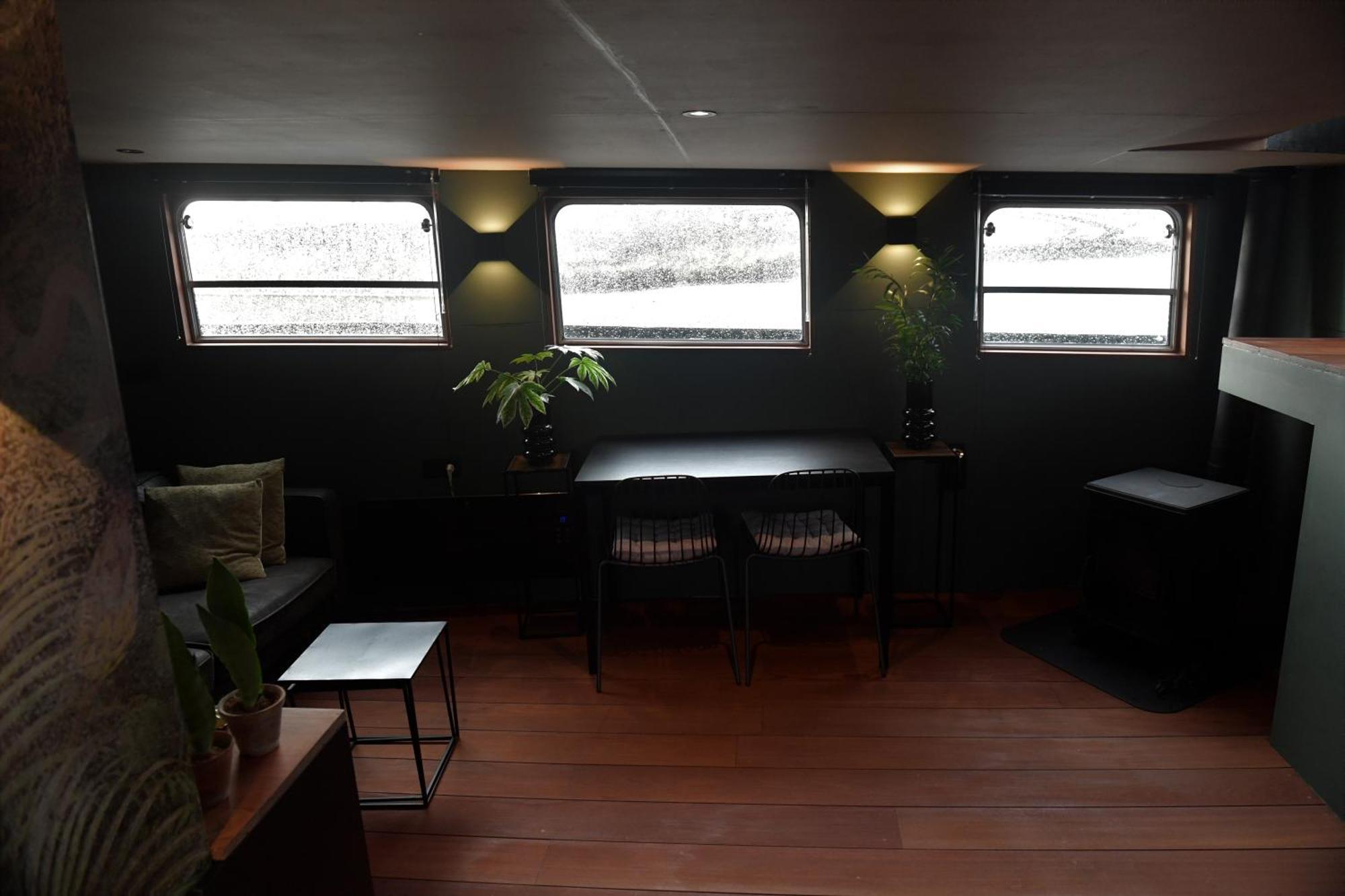 Wheelhouse Euphrate Houseboat Bed and Breakfast Diemerbrug Buitenkant foto