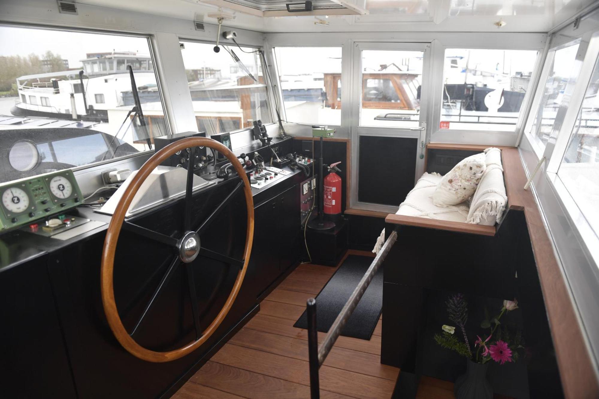 Wheelhouse Euphrate Houseboat Bed and Breakfast Diemerbrug Buitenkant foto